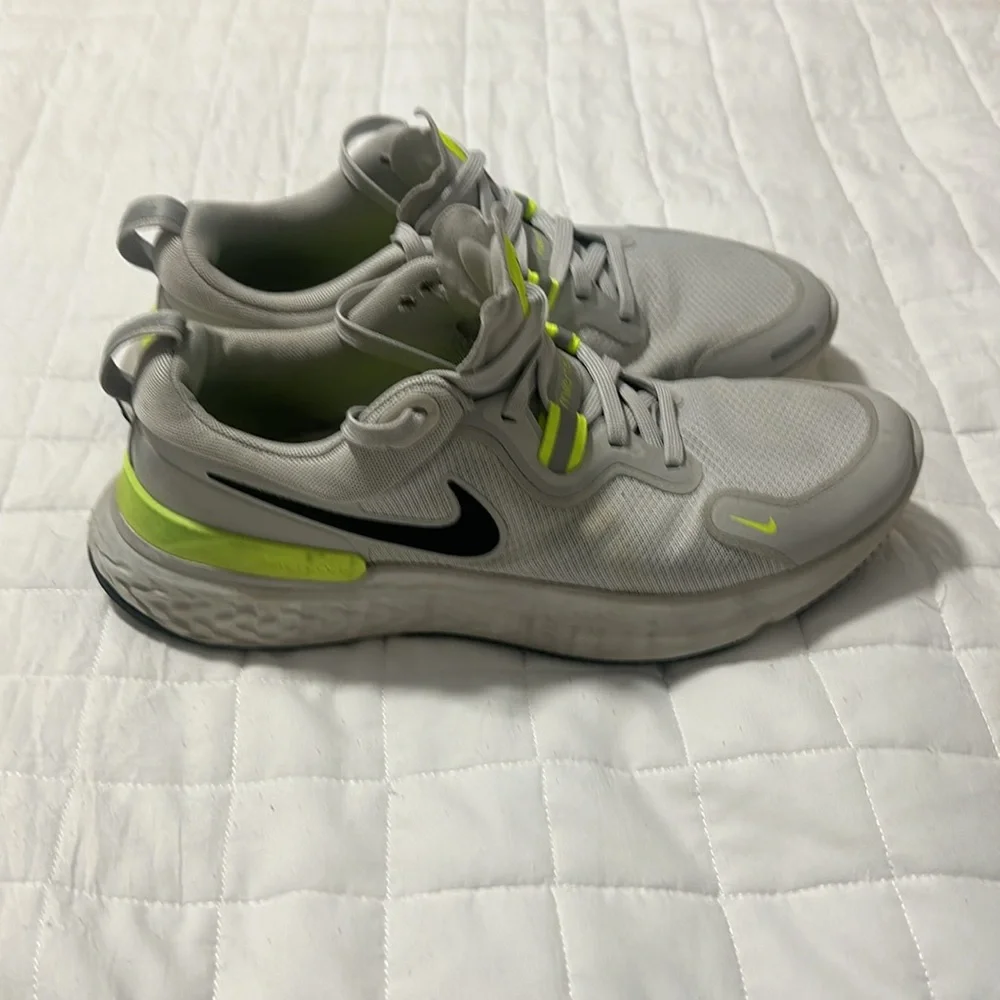 Nike Miler React Running Shoes - Picture 2 of 7